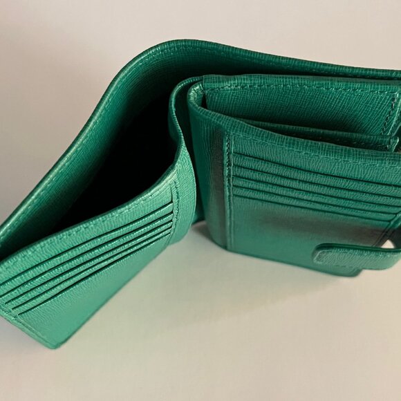 Furla Babylon M zip around leather wallet. Brand new with tags in box - Picture 3 of 5